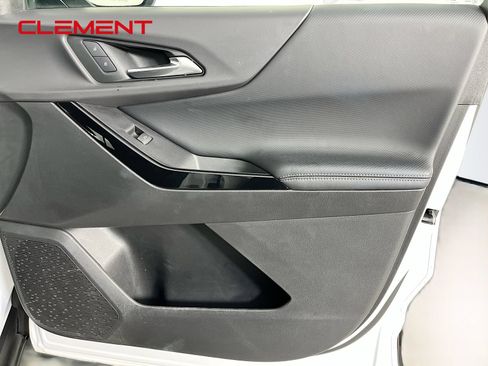 Used 2025 Chevrolet Equinox LT FWD image 36
