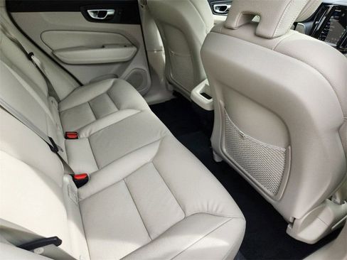 New 2025 Volvo XC60 B5 Core w/ Climate Package image 20