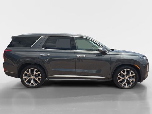 Used 2022 Hyundai Palisade SEL w/ 8P Bench Seat Package FWD image 2