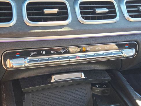 Used 2021 Mercedes-Benz GLS 450 4MATIC image 34