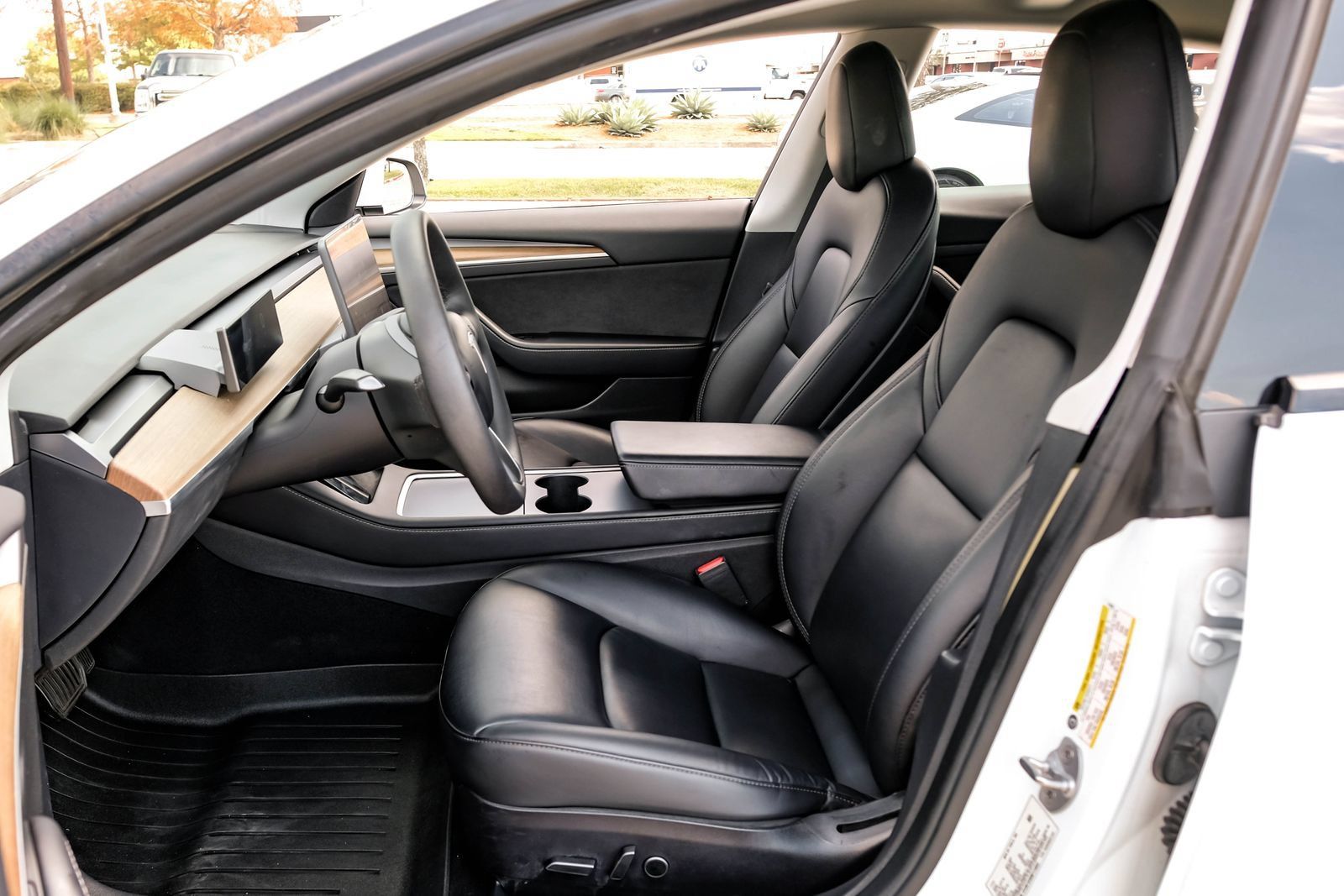 Used 2022 Tesla Model 3 RWD image 4