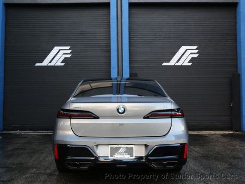 Used 2023 BMW 760i xDrive w/ Executive Package image 7