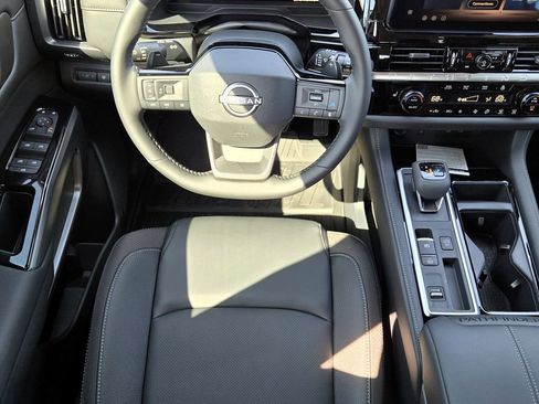 New 2026 Nissan Pathfinder SL w/ SL Premium Package FWD image 12
