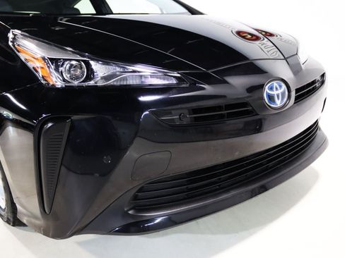 Used 2021 Toyota Prius LE FWD image 25