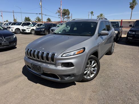 Used 2018 Jeep Cherokee Limited FWD image 1