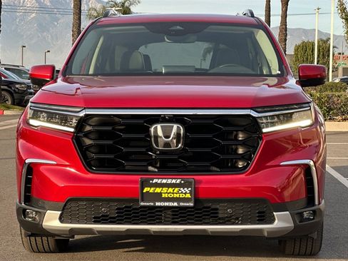 Certified 2024 Honda Pilot Elite image 9