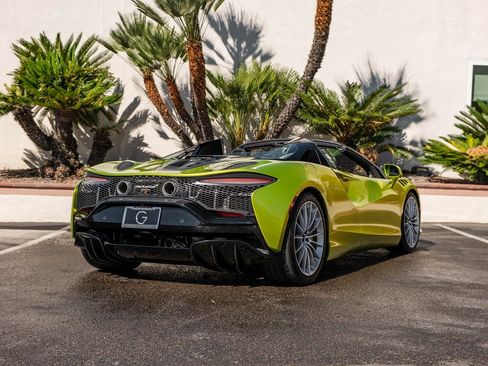 Used 2025 McLaren Artura Spider image 4