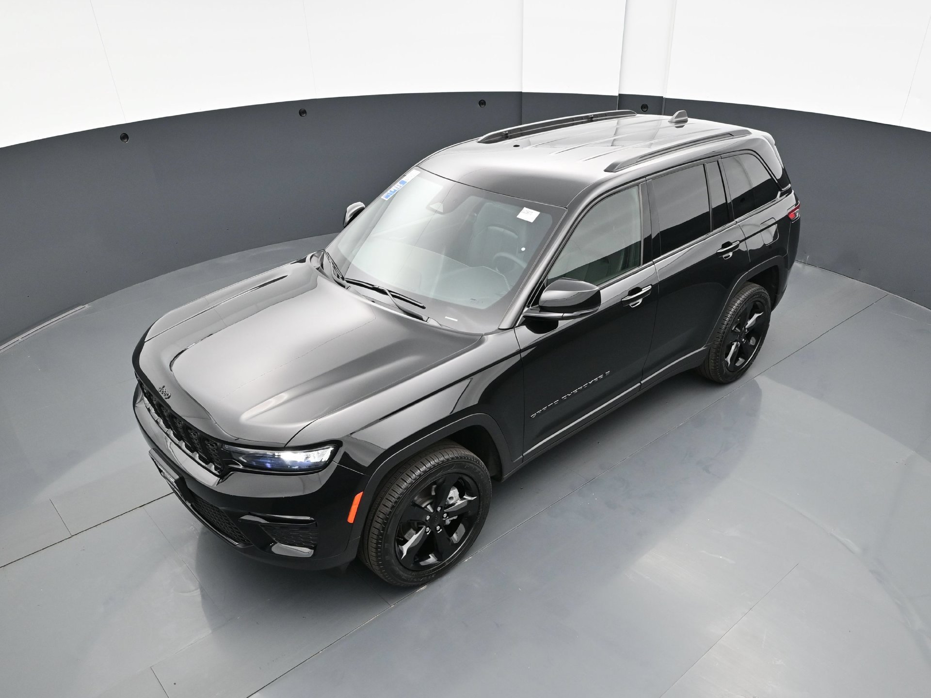Used 2025 Jeep Grand Cherokee Limited w/ Black Appearance Package AWD/4WD image 42