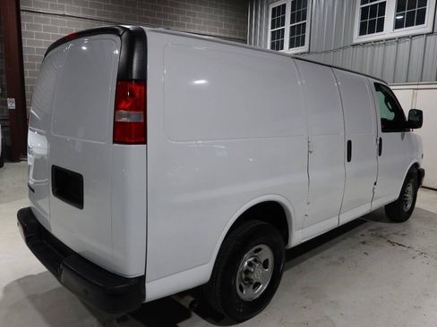 Used 2021 Chevrolet Express 2500 RWD image 6
