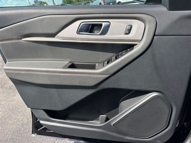 Certified 2026 Ford Explorer Active RWD image 12