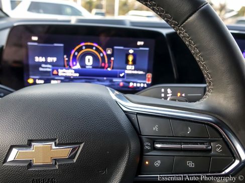 Used 2025 Chevrolet Suburban Premier image 20