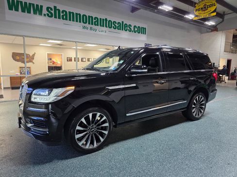 Used 2021 Lincoln Navigator Reserve w/ Luxury Package AWD/4WD image 2