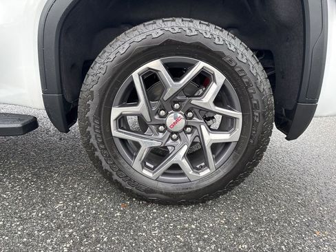 Used 2025 GMC Sierra 1500 SLT image 36