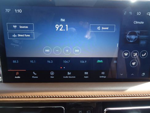 Used 2023 Lincoln Nautilus Reserve w/ Equipment Group 201A image 16