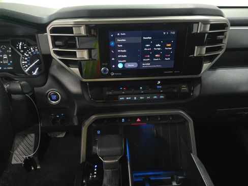 Used 2022 Toyota Tundra SR5 image 12