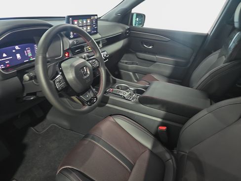 Used 2026 Honda Pilot Black Edition image 13