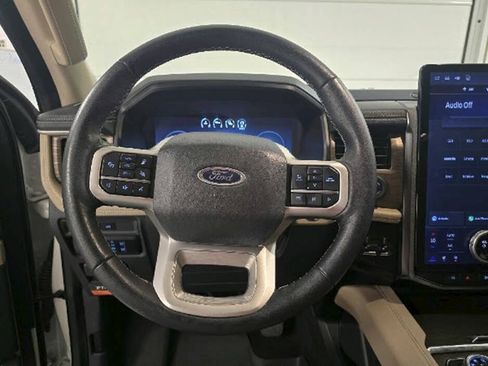 Used 2024 Ford Expedition Limited AWD/4WD image 14