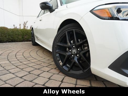 Used 2023 Honda Civic Sport image 16