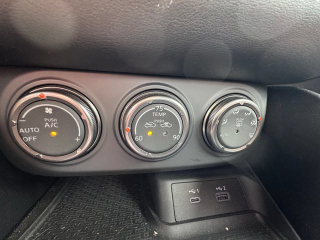 Used 2023 Nissan Z w/ Floor Mat Package (L93) RWD image 26