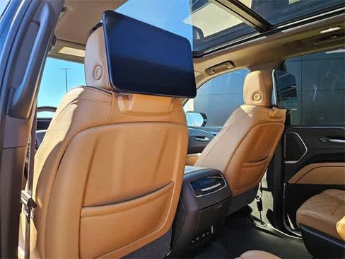 Used 2024 Cadillac Escalade Sport w/ LPO, ONYX Package image 18