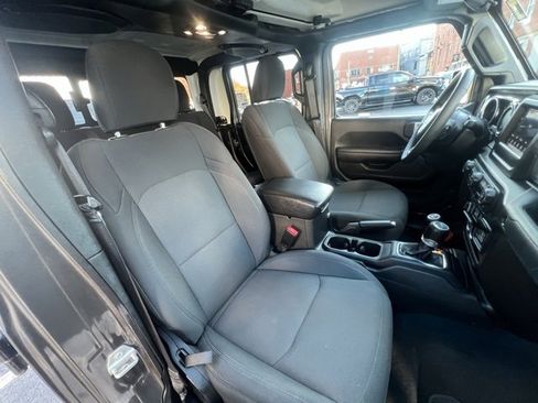 Used 2023 Jeep Gladiator Sport image 21