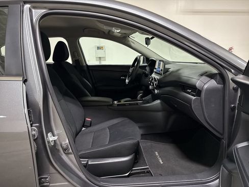 Used 2024 Nissan Sentra SV FWD image 21