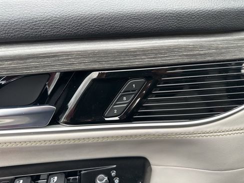 Used 2023 Jeep Wagoneer Series III w/ Preferred Equipment Group image 43