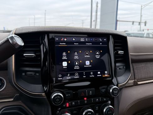 Used 2022 RAM 3500 Limited w/ Cold Weather Group image 16