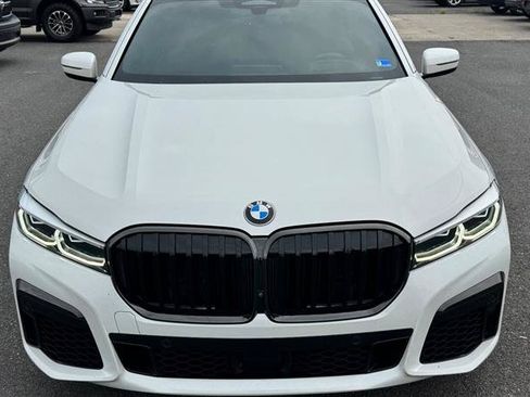 Used 2022 BMW 740i w/ M Sport Package RWD image 19