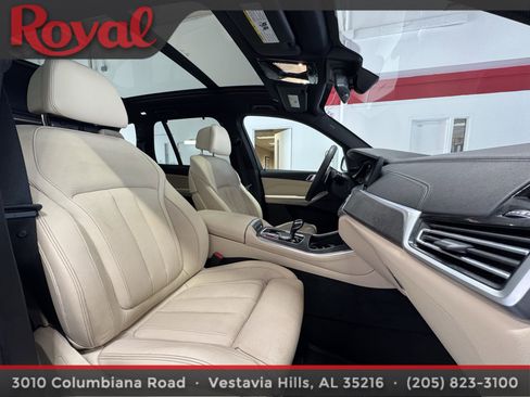 Used 2021 BMW X5 M50i image 8