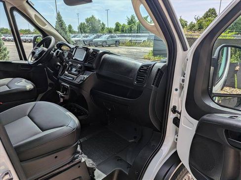 Used 2025 RAM ProMaster 2500 w/ Convenience Group FWD image 11