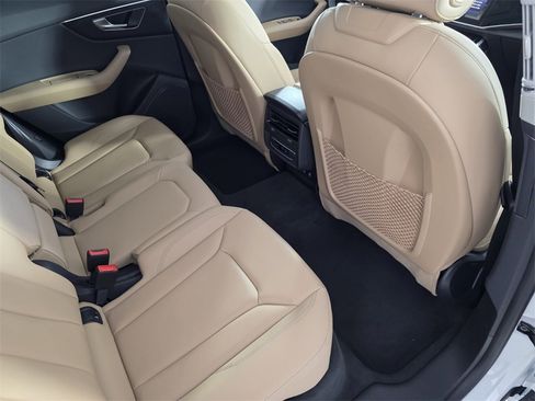 Used 2025 Audi Q8 Premium w/ Convenience Package image 28