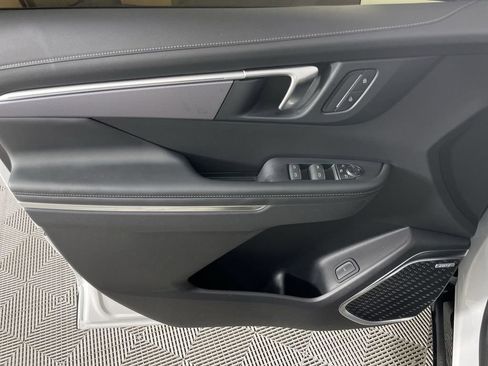 Used 2025 Buick Enclave Sport Touring image 21