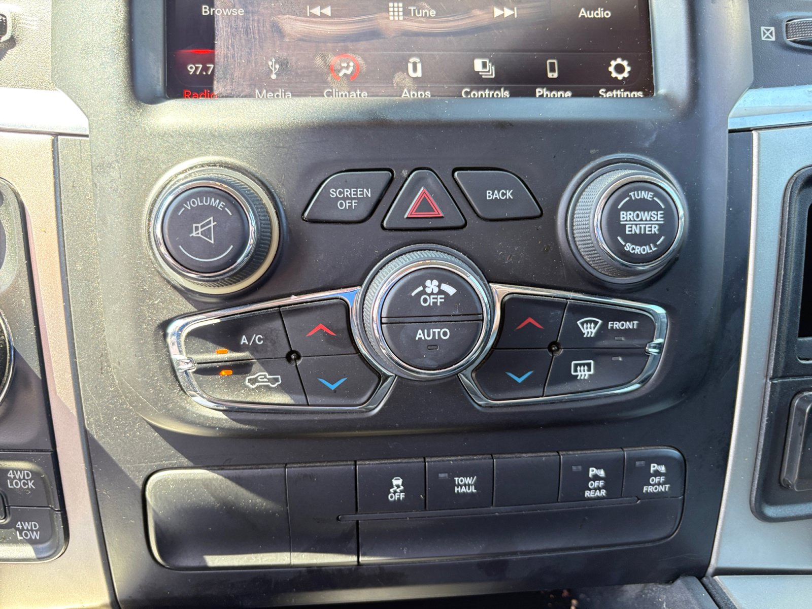 Used 2018 RAM 1500 Lone Star AWD/4WD image 19