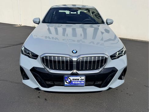 Used 2026 BMW 530i xDrive image 2