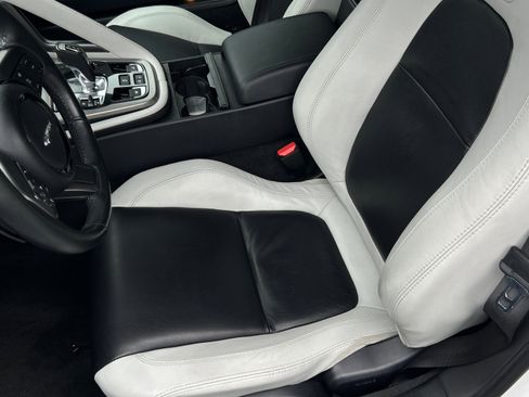 Used 2016 Jaguar F-TYPE Convertible image 35