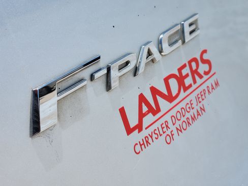 Used 2017 Jaguar F-PACE S AWD/4WD image 11