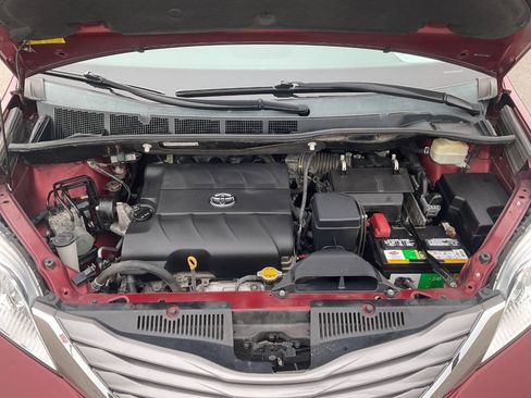 Used 2015 Toyota Sienna XLE FWD image 50