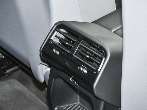 Used 2025 BMW i5 M60 w/ Executive Package image 65