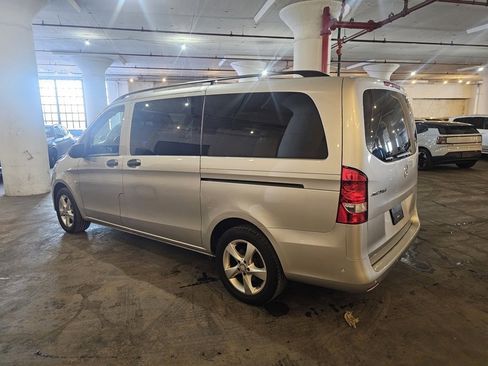 Used 2016 Mercedes-Benz Metris Passenger image 2