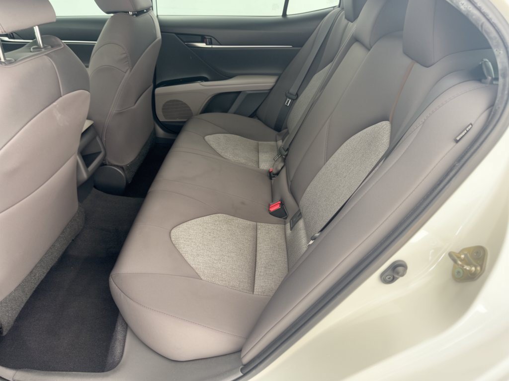Used 2020 Toyota Camry LE FWD image 25