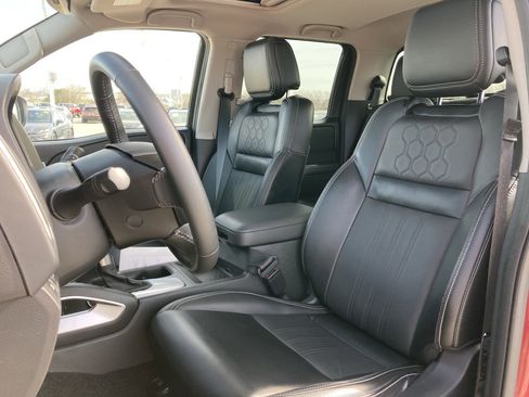 Used 2024 Nissan Frontier SL w/ Technology Package image 13