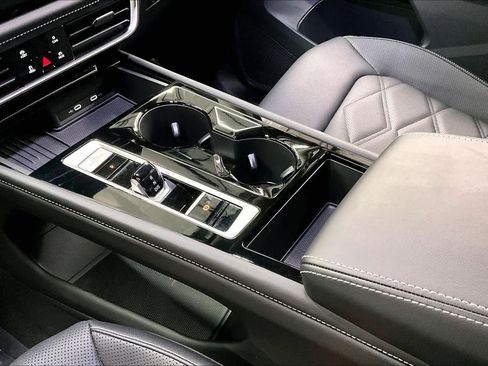 Used 2025 Volkswagen Atlas SE w/ Black Wheel Package image 19