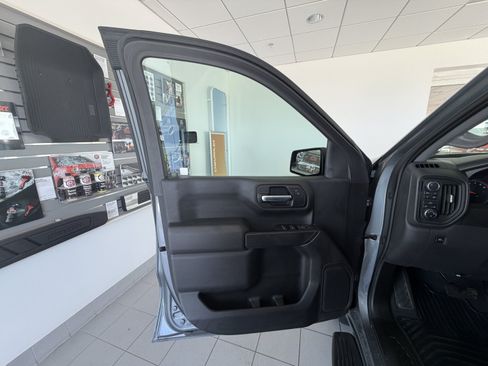 Used 2022 Chevrolet Silverado 1500 Custom AWD/4WD image 10