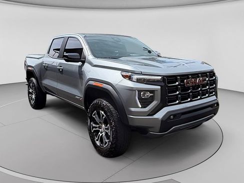 Used 2025 GMC Canyon AT4 w/ Technology Plus Package AWD/4WD image 7