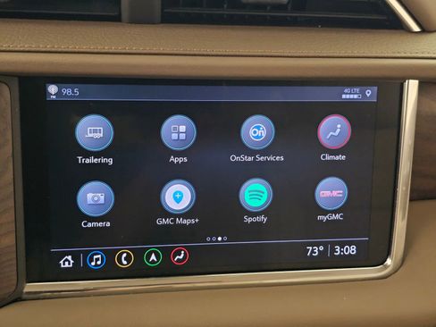 Used 2021 GMC Yukon Denali w/ Denali Premium Package AWD/4WD image 13