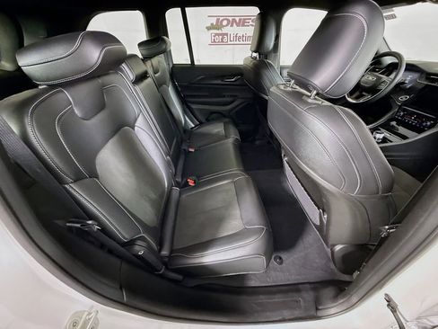 Used 2023 Jeep Grand Cherokee Altitude image 29