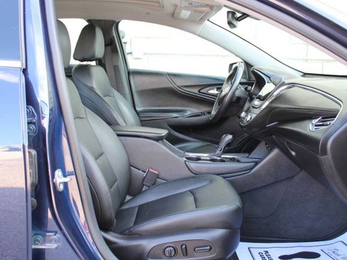 Used 2017 Chevrolet Malibu LT w/ Leather Package image 14