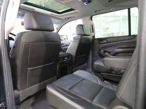 Used 2019 Chevrolet Suburban Premier AWD/4WD image 22