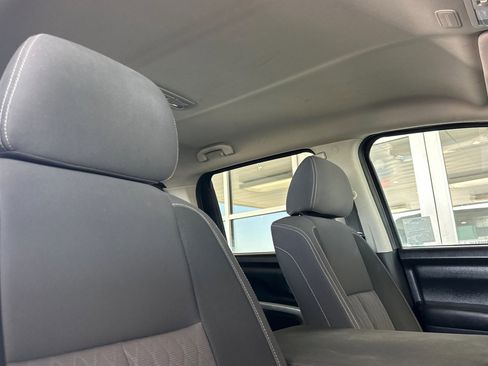 Certified 2022 Nissan Titan SV image 16